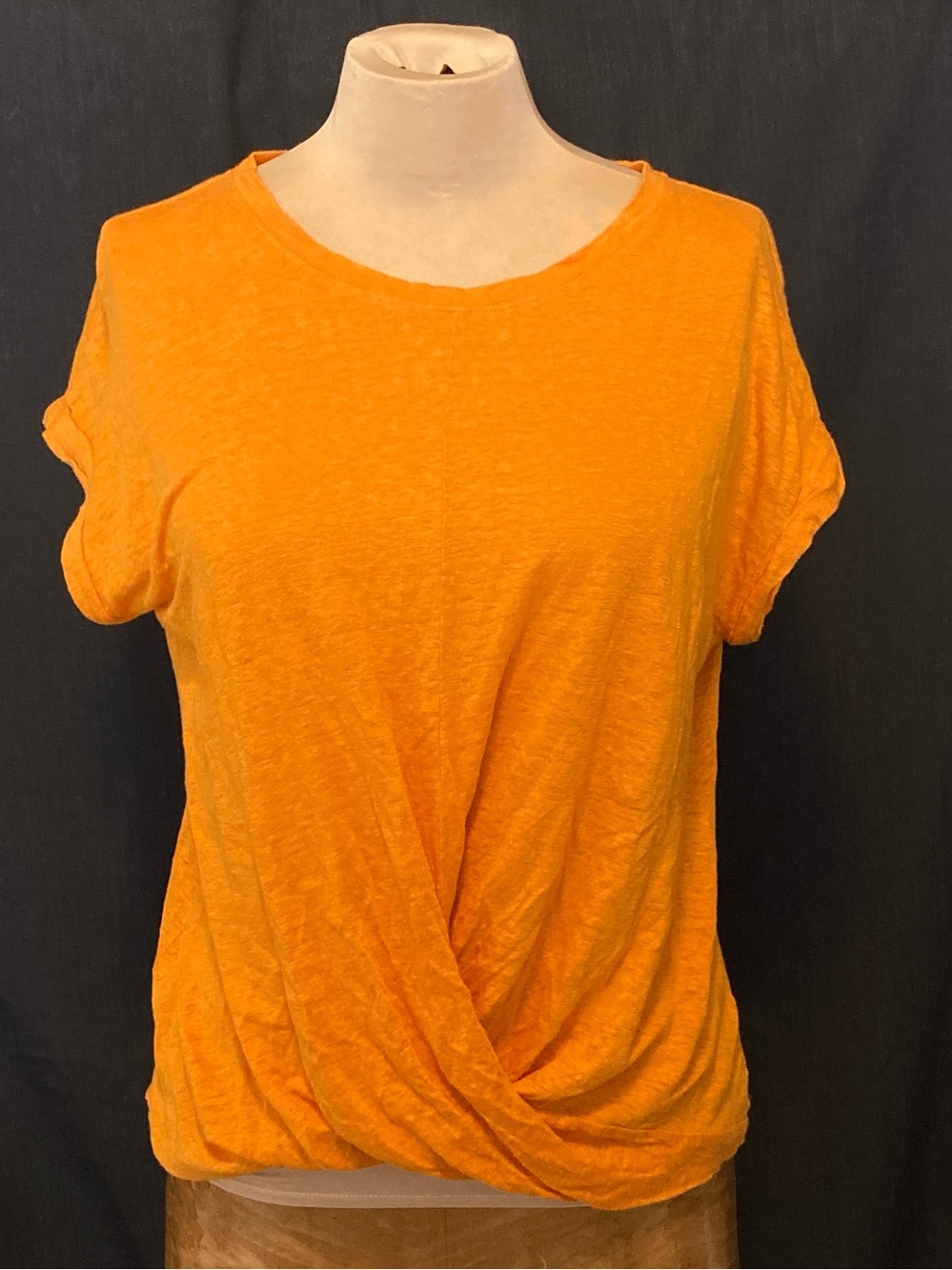 Lou & Grey 100% Linen Twist-Hem Short Sleeve Tee in Orange